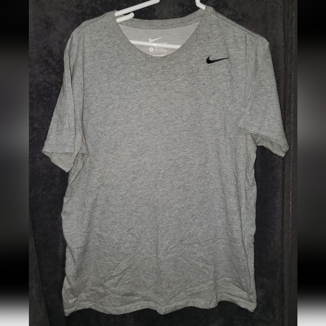 Mens Large Nike Shirt